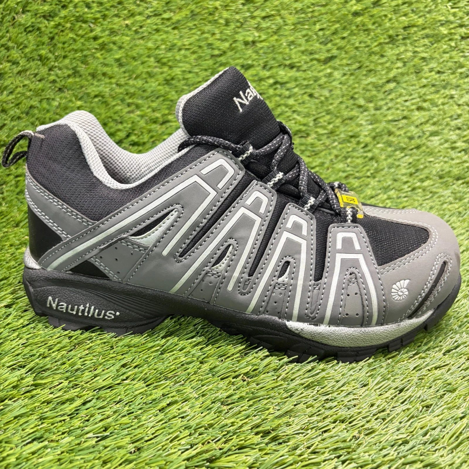 Nautilus Safety Mens Size 10E Gray Black Composite Toe Working Shoes Sneakers