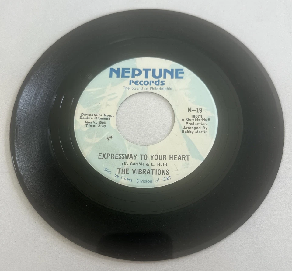 The Vibrations - Who's Gonna Help Me Now? 7” Soul Vinyl Record VG+ / EX - Image 4 of 4