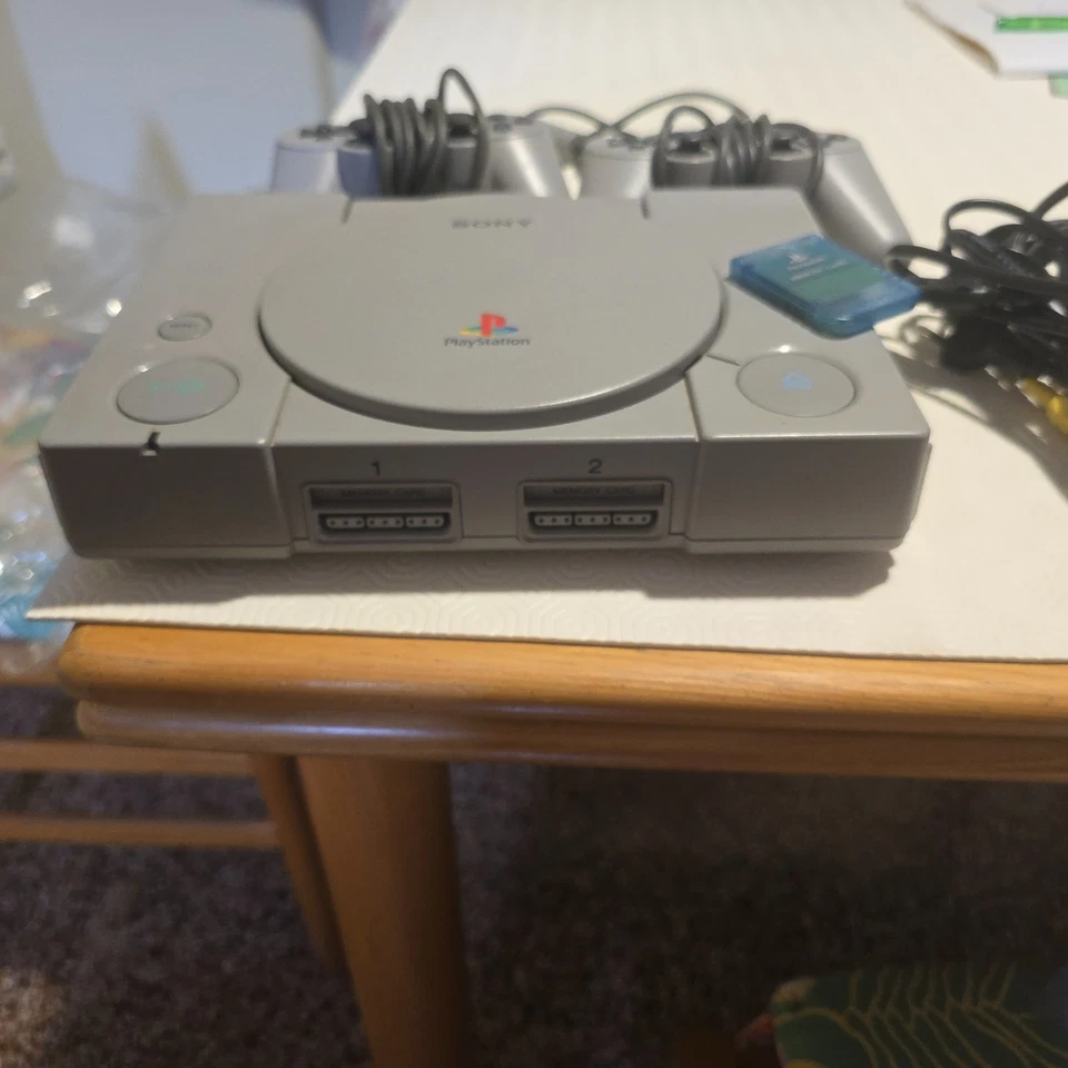 Sony PlayStation 1, foto 4 di 4