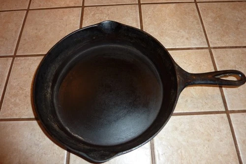 Antique "Wagner" Arc Sidney O.  #8 Cast Iron Skillet Frying Pan Heat Ring Rare