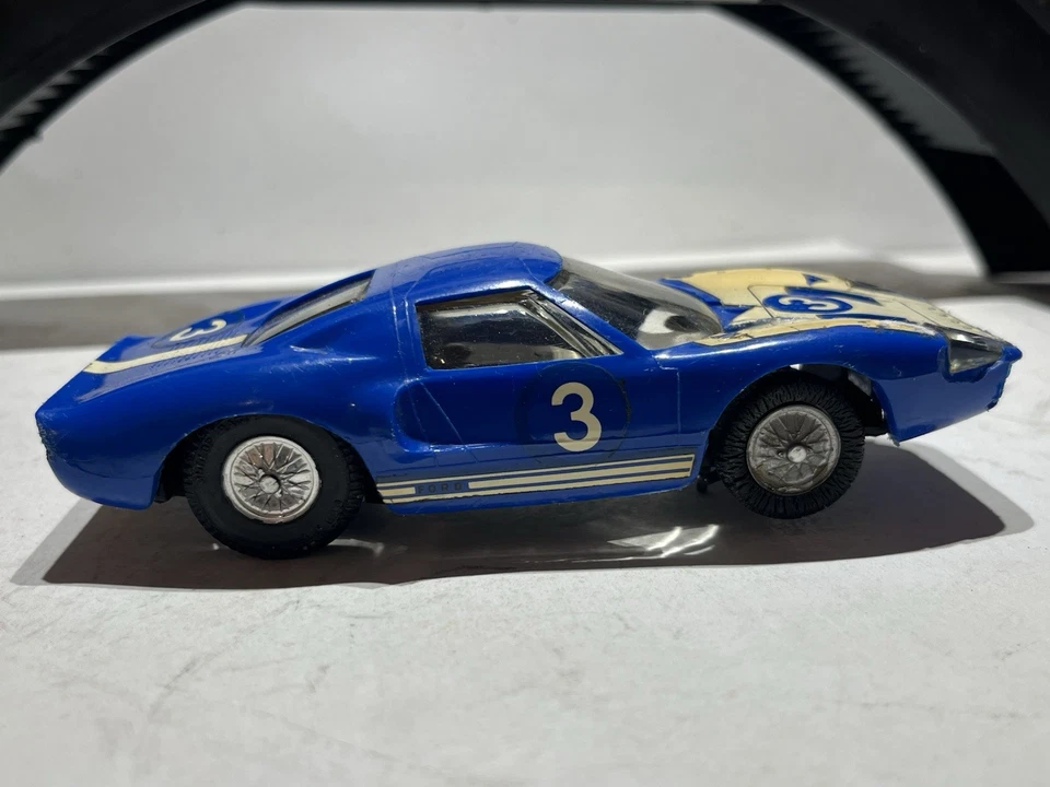 CIRCUIT 24 / CIRCUIT ANCIEN / FORD GT 40 CIRCUIT 24 / JOUET ANCIEN - Photo 3/4