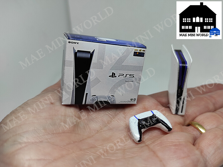 PS5, miniature console, 4 games and/or controller, With BOX. Handmade art.