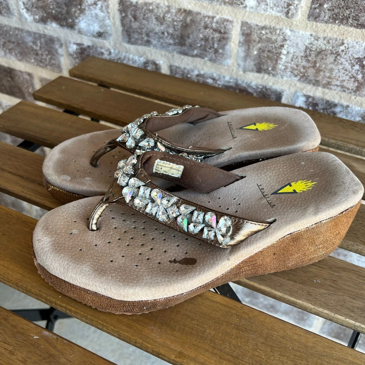 Volatile Beaded Sandals Womens Size 8 Brown Bedazzled Jewels Flip Flops  Shoes