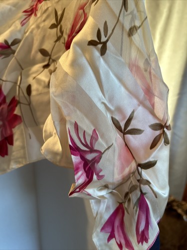 New Oscar De La Renta 50” approx long Floral 100% Silk Scarf NWT - Picture 8 of 8