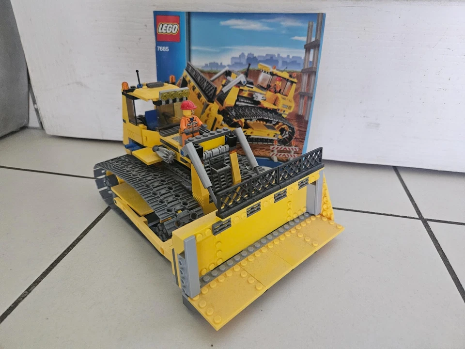 LEGO City 7685 Dozer
