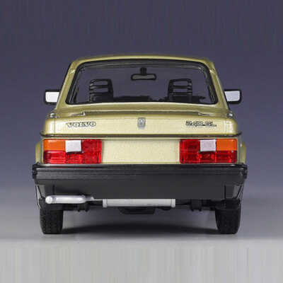 Volvo 240 GL 1986 - 1:24 - Welly