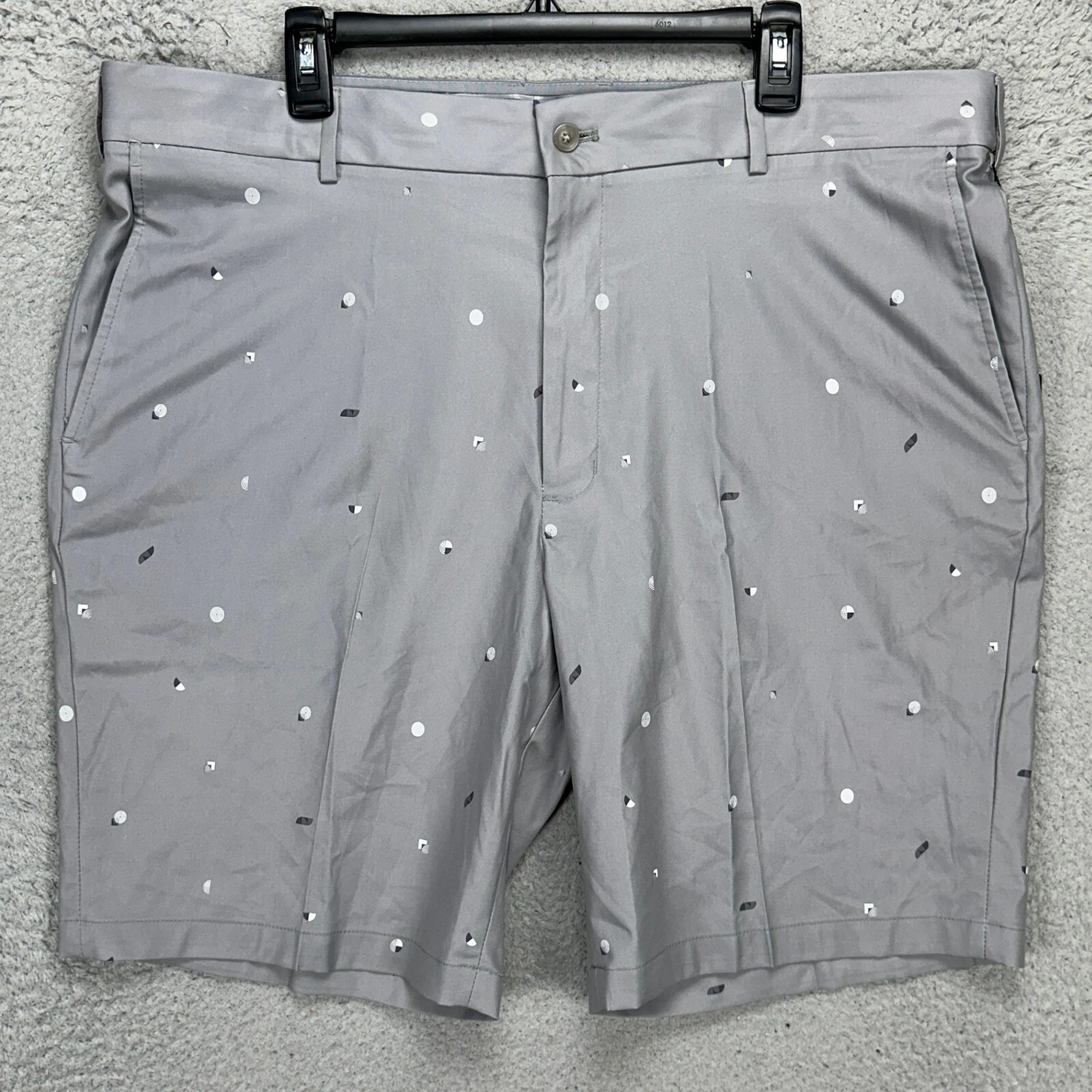 Walter Hagen Perfect 11 Mens Chino Golf Shorts 42X10 Grey Art Deco Print NEW