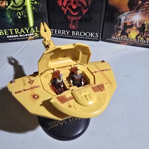 Playmates Toys 1997 Star Trek Strike Force Cardassian Galor Playset + Stand