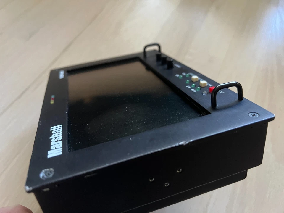 Marshall Electronics V-R70P-HDSDI 7 Inch LCD Monitor + case - Image 4 of 4