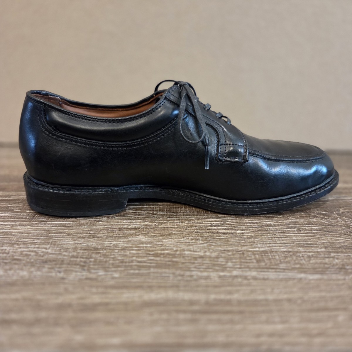 Allen Edmonds Wilbert Comfort Shoe Men display picture 1