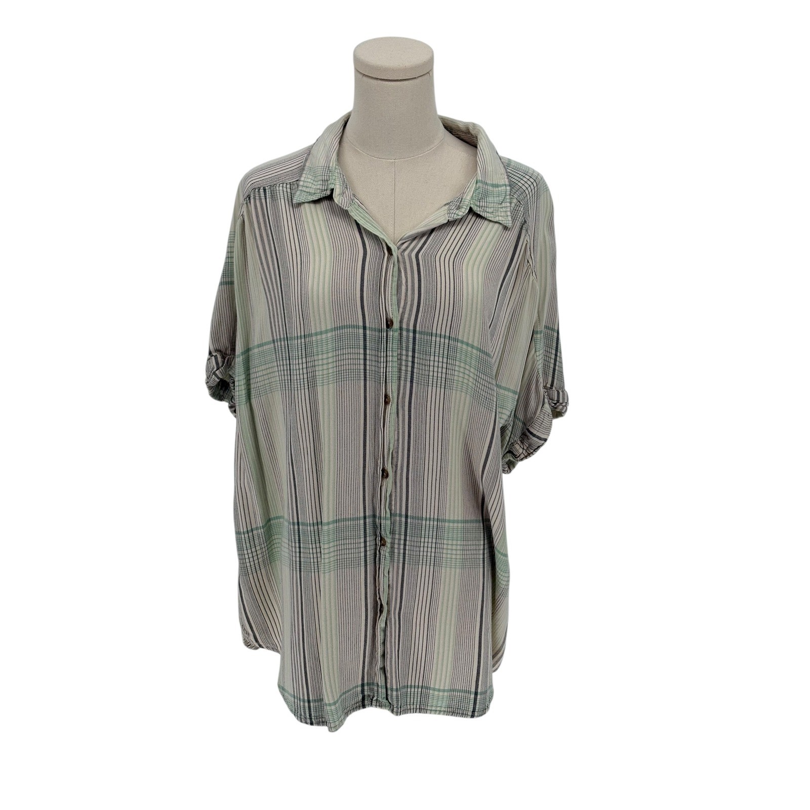 Universal Thread Womens Plaid Button Front Shirt … - image 1
