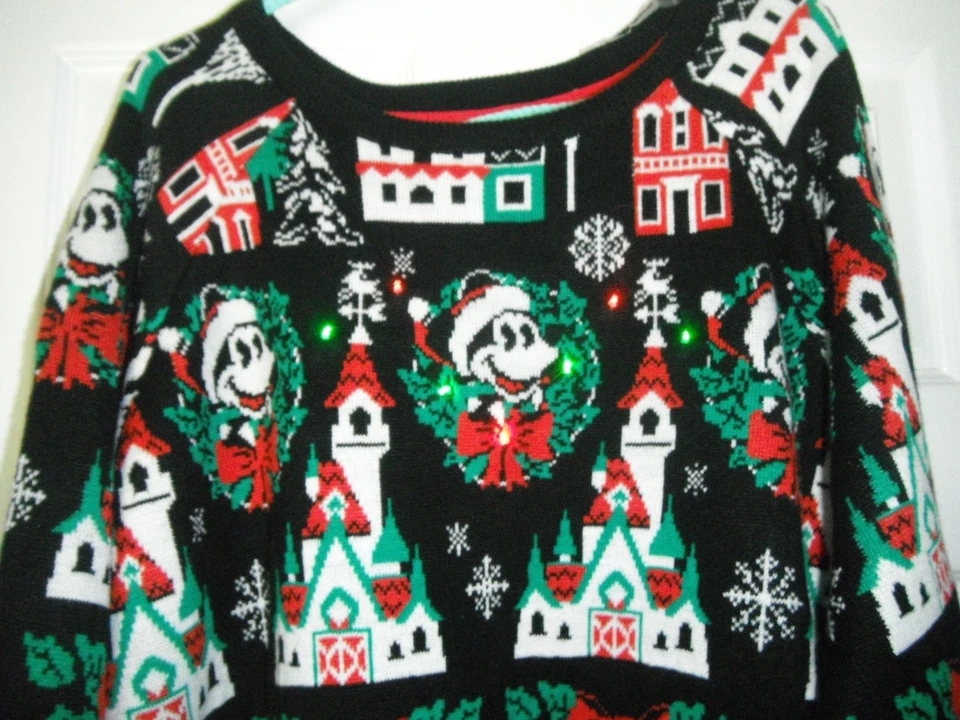 Suéter Disney Masculino 2XL Preto Natal Mickey Mouse Castelo Quebra-Nozes Iluminado - Imagem 3 de 4