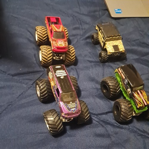 Mixed Toy Cars Lot (PLEASE READ DESCRIPTION!!!) - Picture 9 of 9
