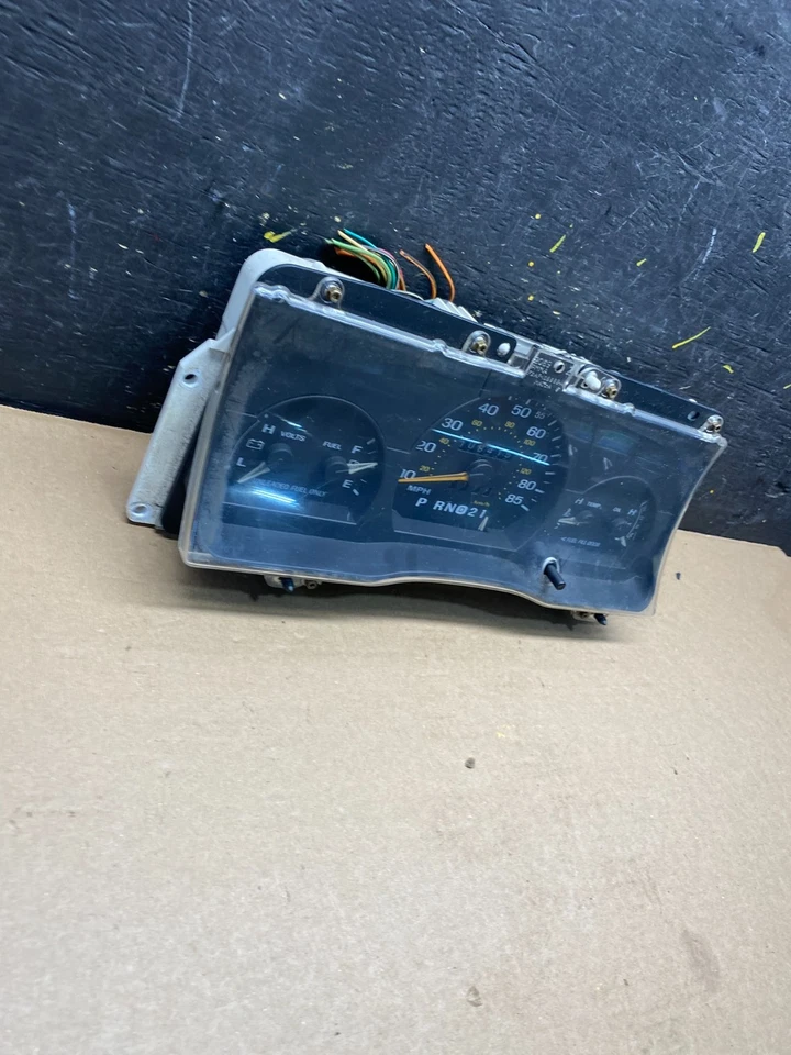 Velocímetro Ford Crown Victoria Cluster 1998 a 2004 S6322 PS Foto 3 de 4