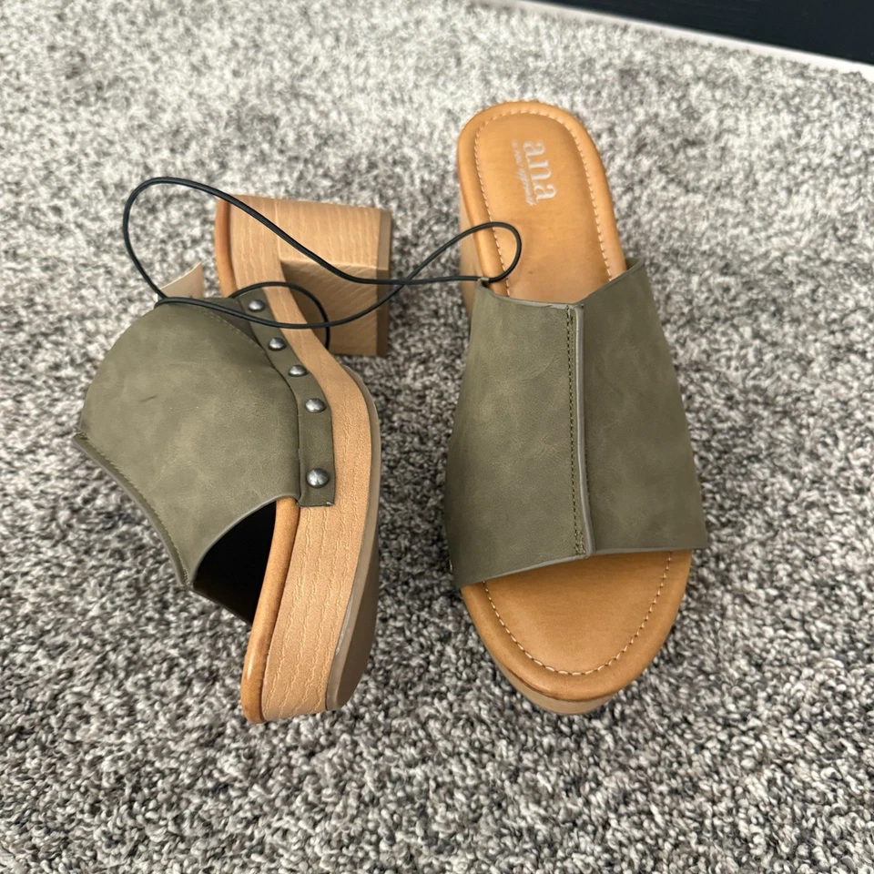 Sandalia zueco sin cordones plataforma verde Ana Elissa con tachuelas talla 9,5 M Foto 3 de 4