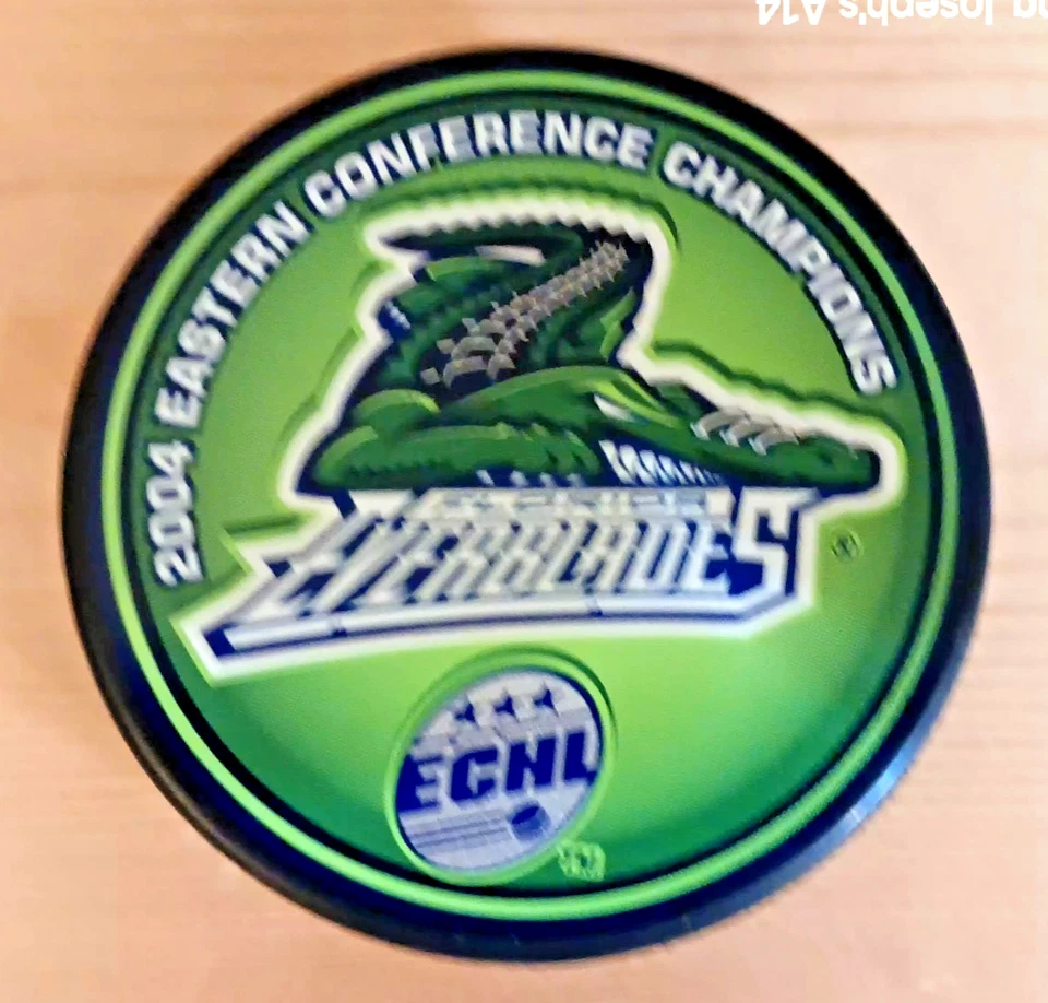 Disco de hockey oficial de campeones de la Conferencia Este de Florida Everblades 2004 Foto 2 de 3