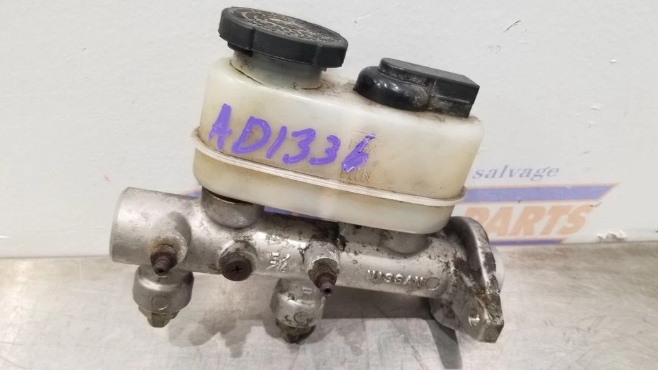 Datsun 280Zx 1983 cilindro maestro de freno de 2,8 L Foto 2 de 4