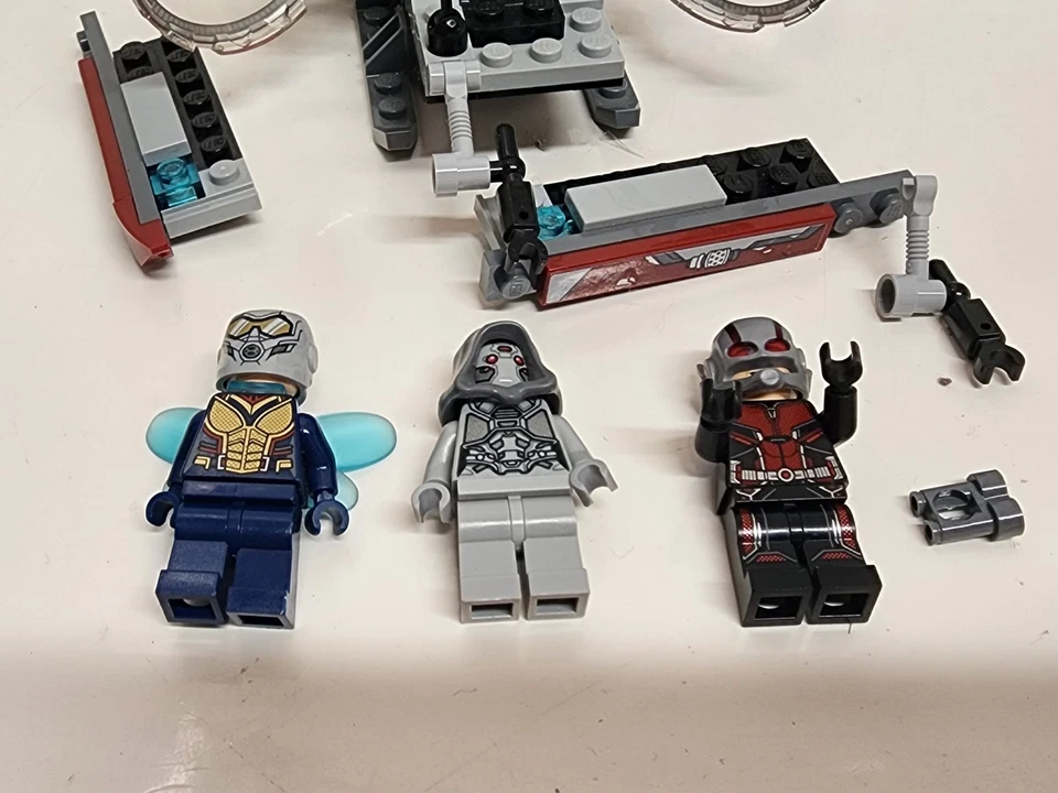 Incomplete LEGO Marvel: Quantum Realm Explorers (76109) With Minifigs - Image 2 of 4