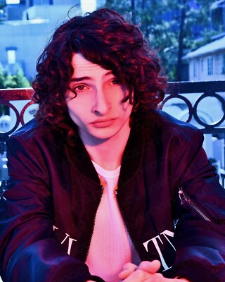FINN WOLFHARD 8x10 PHOTO #23 WM | eBay