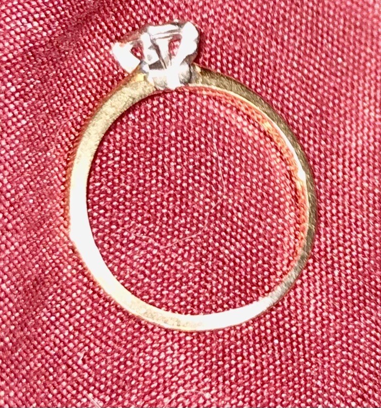 Vintage “Exquisite” Gold Ring With Missing Gemsto… - image 4