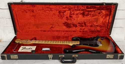 1977 Fender Stratocaster 3-Color Sunburst Electric Guitar w/ Original Case - Picture 3 of 23