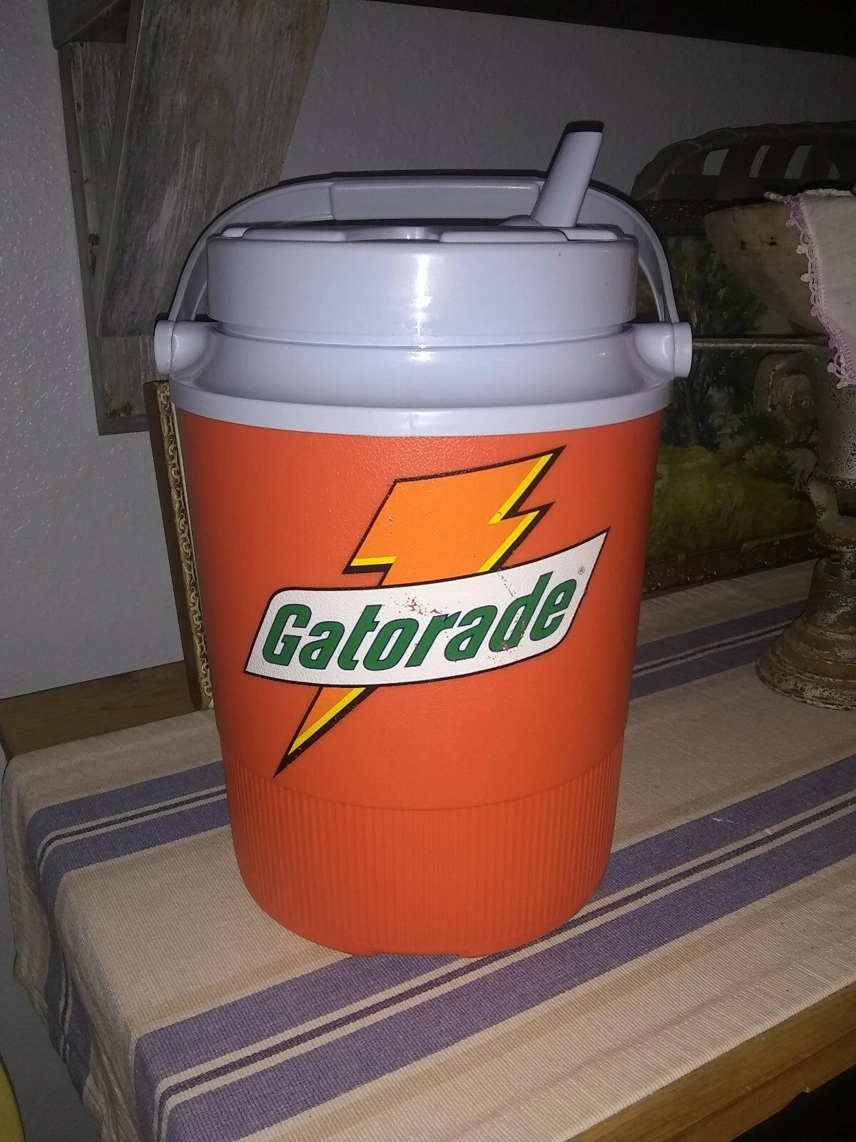 NEW Orange Gatorade Rubbermaid Plastic Drink Cooler Jug Top Flip Spout Soccer