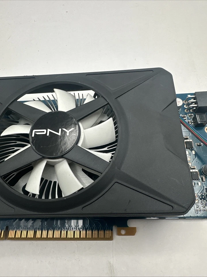 PNY Tech Nvidia GTX 550 Ti GDDR5 1GB PCIe Graphics Card - Image 3 of 4