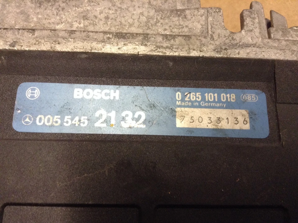 84 85 86 87 Módulo de control de chasis eléctrico ABS Mercedes Benz 300D 190D 300E Foto 2 de 4