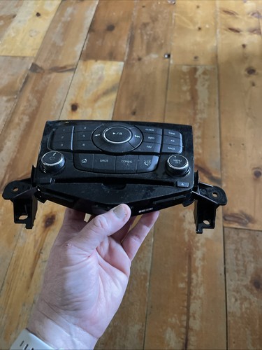 ๐2013 2014 2015 2016 CHEVROLET CRUZE RADIO CONTROL PANEL OEM 95166368 - Picture 4 of 11