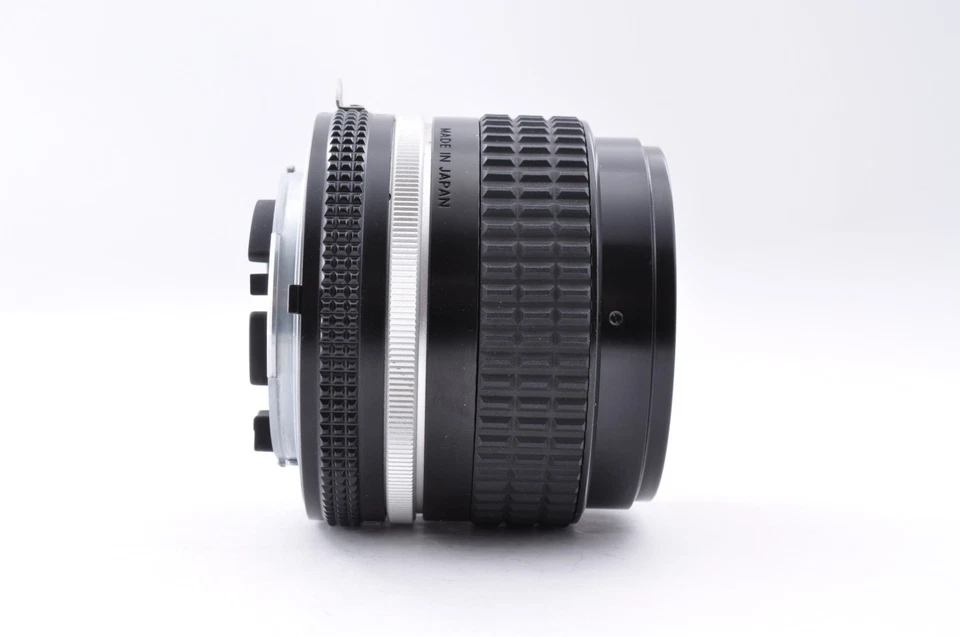 SIC S/N832xxx Nikon Ai-s Nikkor 28mm f/2.8 MF Mint Lens from Japan #1019003 - Image 4 of 4