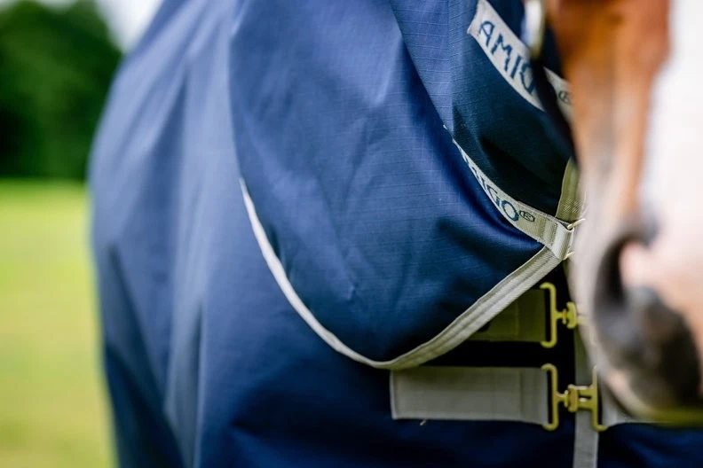 Horseware Amigo® Ripstop 900D Plus Turnout (100g Light) navy mit Halsteil - Bild 3 von 4