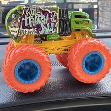 2025 Hot Wheels Will Trash it All Garbage GREEN Monster Trucks Toy Pickup Truck