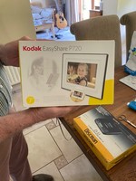 Kodak EasyShare P720 Digital Photo Frame 7 with Quick Touch Border