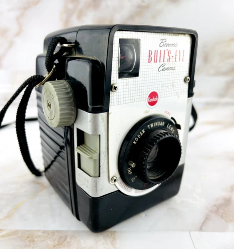 Kodak Brownie Bull’s-Eye Camera w/ Twindar Lens - Untested, Classic Collectible