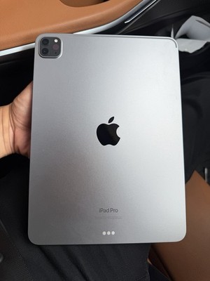 Space Gray iPad Pro 11” (4th Gen) - 128GB - Excellent Condi