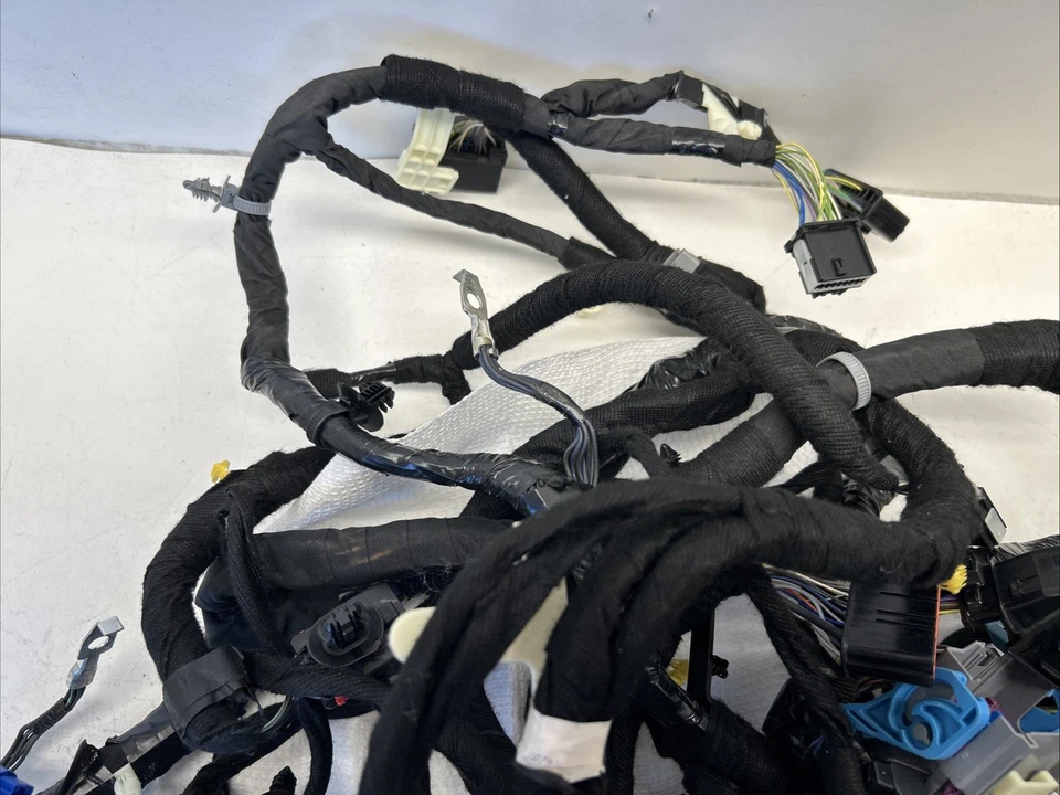 Arnés de cableado de tablero interior OEM para Ford Mustang HR3V-14401-G281T 2017 Foto 4 de 4