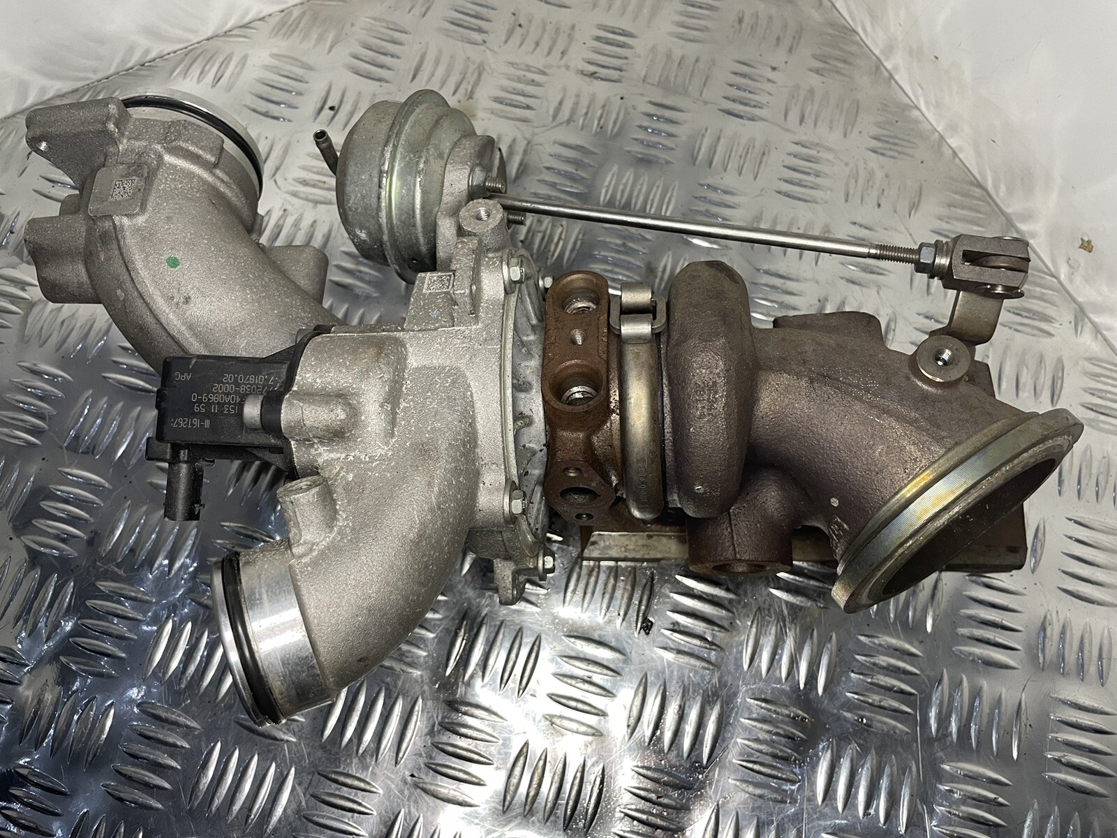 Turbocharger in Mind Left MERCEDES A2760901580 Turbo M276 De30la 