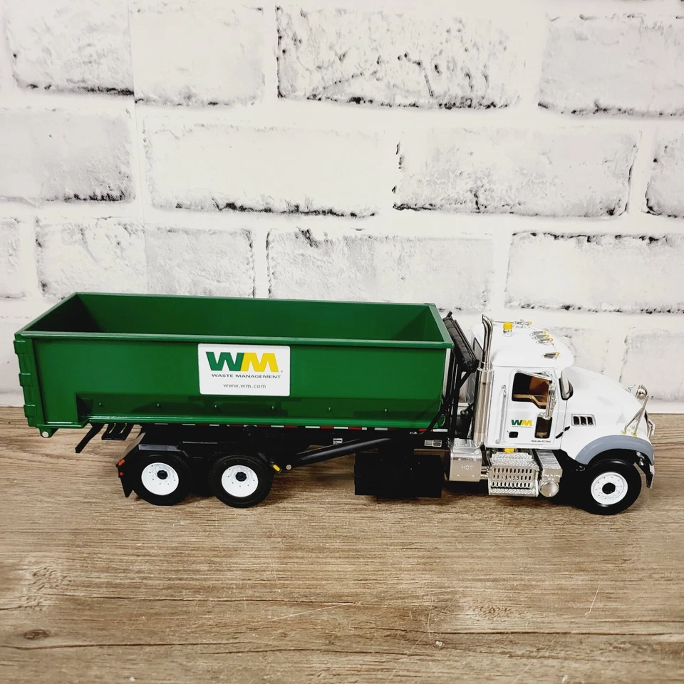 FIRST GEAR MACK WASTE MANAGEMENT DUMPSTER ROLL OFF TRUCK DIE CAST 1/34 REPLICA - Image 3 of 4
