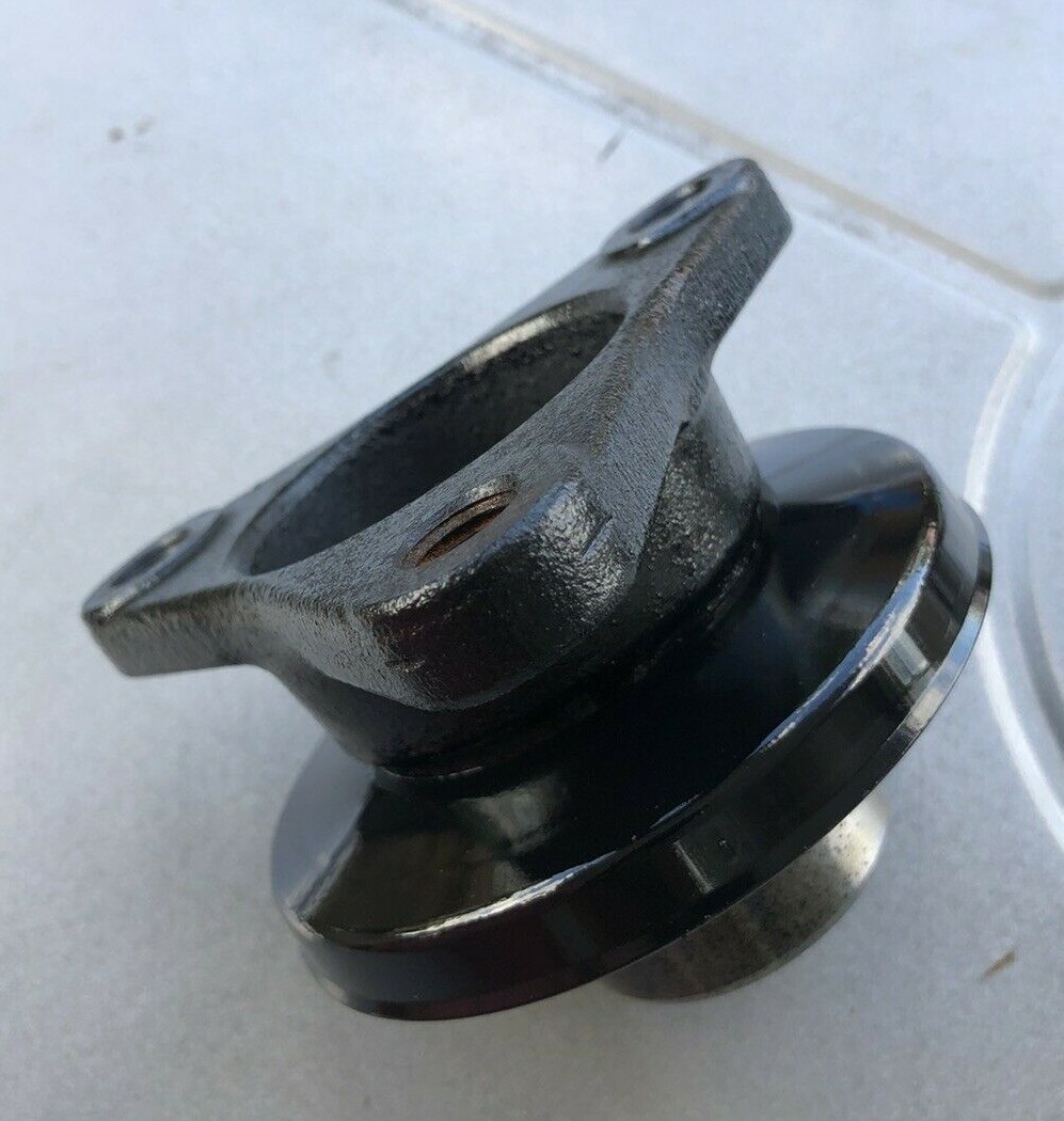 04-06 BMW X3 E83 Transfer case ATC 400 Rear Shaft Output 04-06 BMW X3 E83 Transfer case ATC 400 Rear Shaft Output