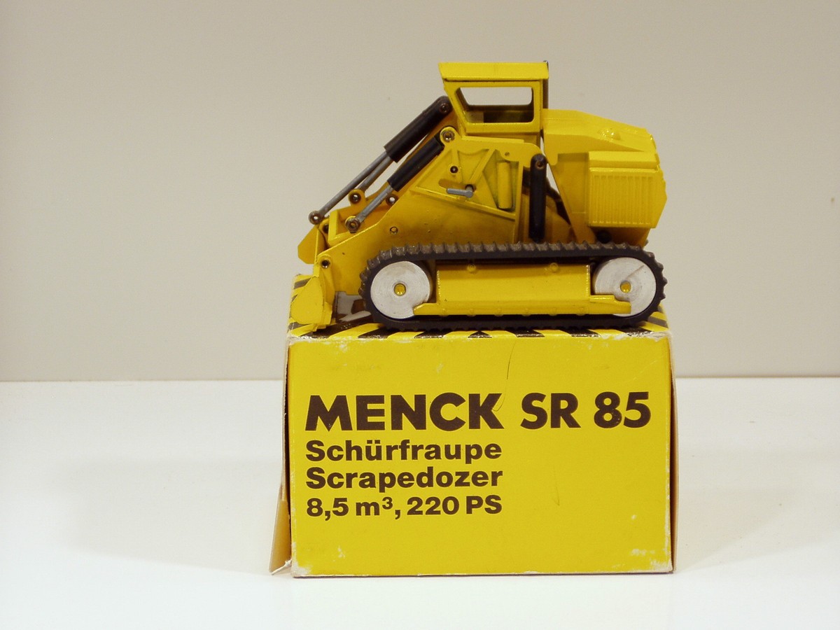Menck SR85 Scraper Dozer - 1/50 - NZG #111 - N.MIB | eBay
