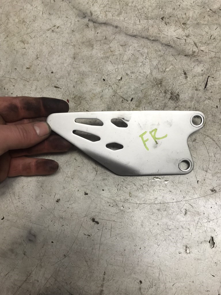 20 Kawasaki Zx 6 636 ZX6 ZX636 K Ninja Front Right Foot Peg Mount