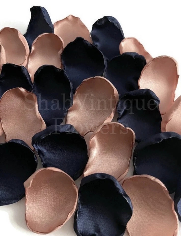 Mezcla de 100 pétalos de flores azul marino y oro rosa, decoración de mesa de boda Foto 2 de 4