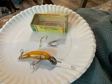VINTAGE CISCO KID JOINTED MINNOW GREAT CONDITION WITH BOX  #50YELLOW EXTRA HOOKS