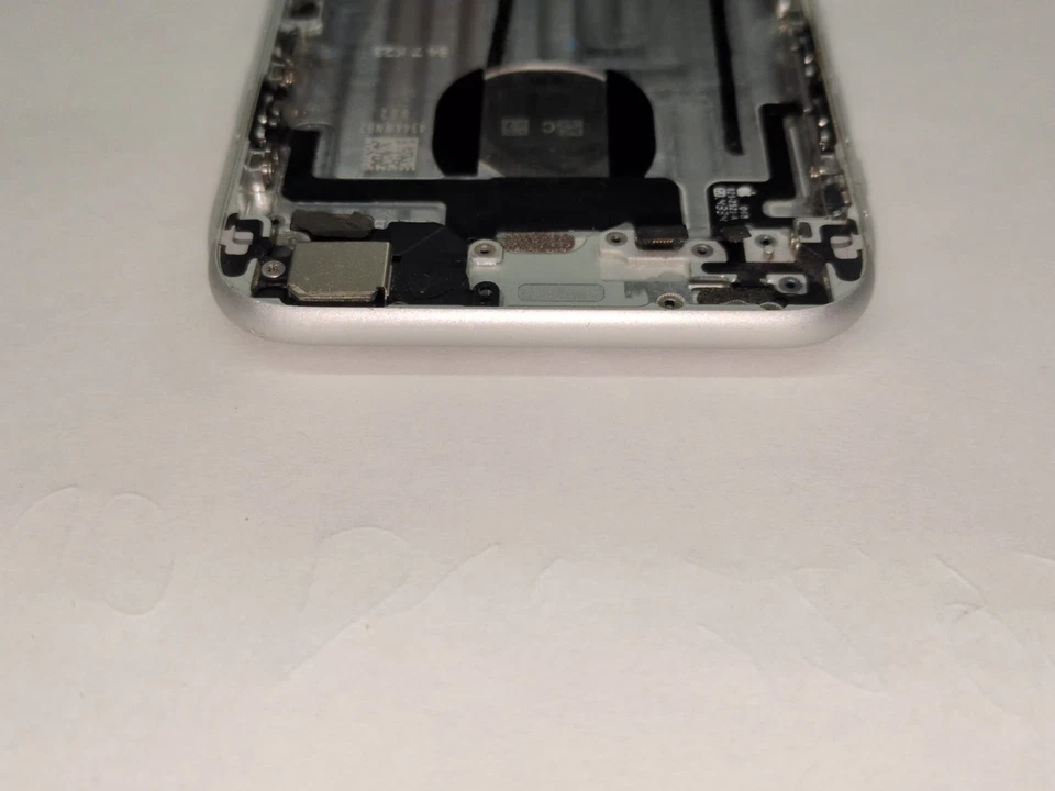 SCOCCA POSTERIORE ARGENTO IPHONE 6 A1586, PER RIPARAZIONI, NO CARRELLO SIM. - Immagine 4 di 4