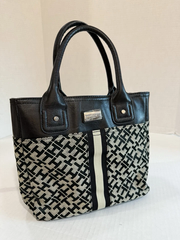 Tommy Hilfiger Black/Cream Leather Monogram Logo Shoulder Tote Bag BW86918259 - Image 4 of 4