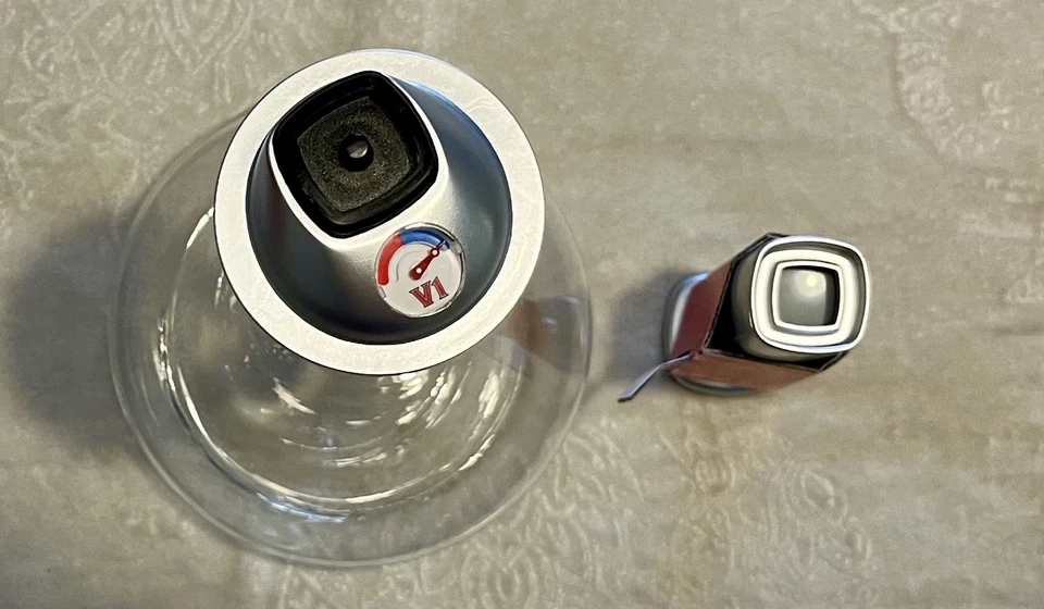 Metrokane V1 Worlds Primera jarra de vidrio al vacío vino nueva caja abierta  Foto 3 de 4