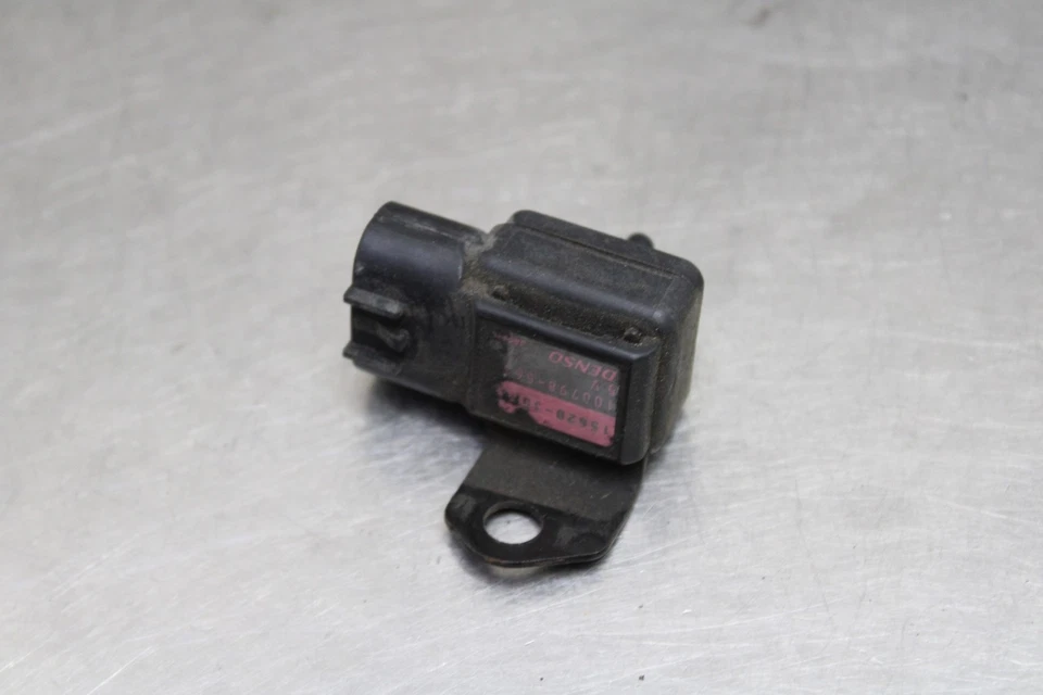00-03 SUZUKI GSXR750 MAP MASS AIR FLOW PRESSURE SENSOR 15620-35F00 Foto 2 de 4