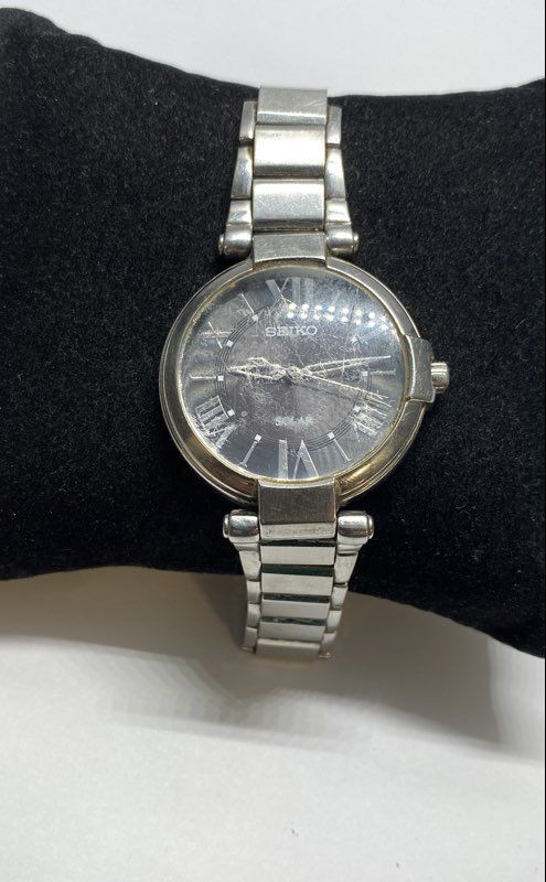 Women's Seiko Solar WR Analog Stainless Steel 32mm Watch 67.0g
