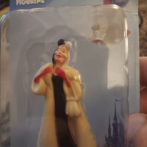 Nuovo Disney Classics Figurina Giocattolo 2016 Crudelia de Vil 101 Dalmati Cake Topper - Foto 3 di 3