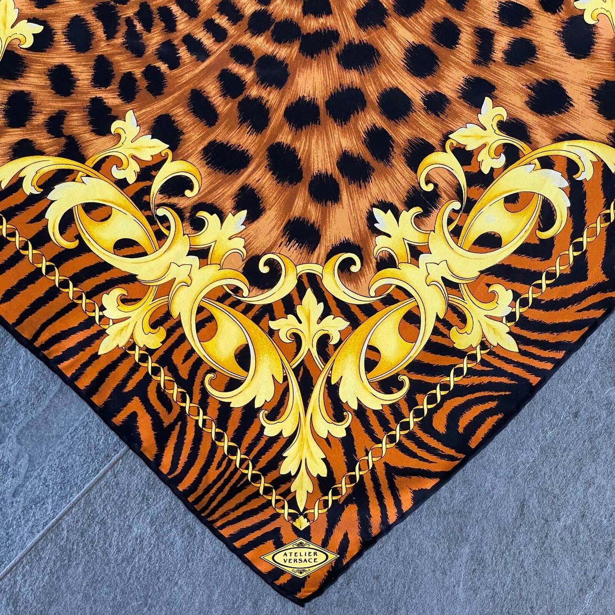 GIANNI VERSACE silk scarf Barocco & Animal print size 34
